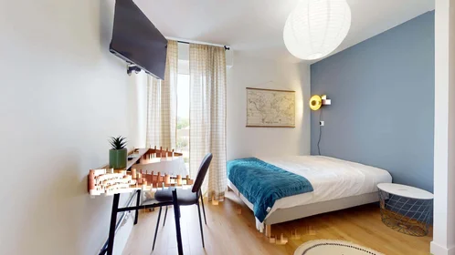 Habitación privada en 14 Rue Léo Ferré, 33600 Pessac, France, imagen 1 de 21