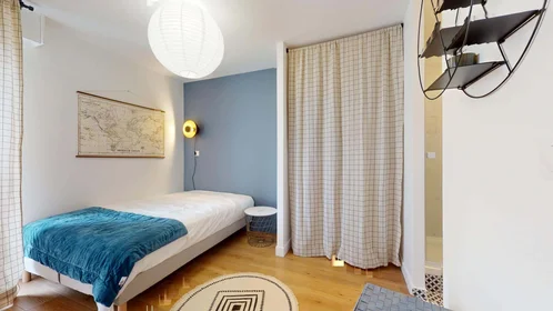 Habitación privada en 14 Rue Léo Ferré, 33600 Pessac, France, imagen 2 de 21