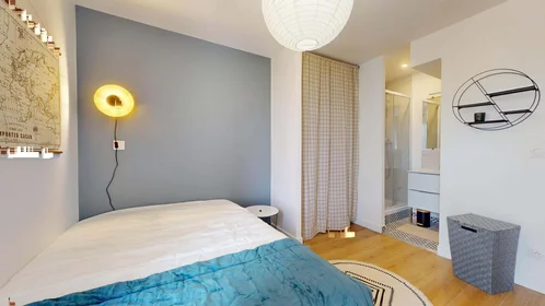 Habitación privada en 14 Rue Léo Ferré, 33600 Pessac, France, imagen 11 de 21
