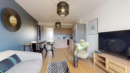 Habitación privada en 14 Rue Léo Ferré, 33600 Pessac, France, imagen 12 de 21