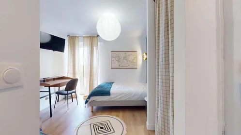 Habitación privada en 14 Rue Léo Ferré, 33600 Pessac, France, imagen 6 de 21