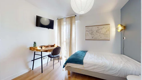 Habitación privada en 14 Rue Léo Ferré, 33600 Pessac, France, imagen 7 de 21