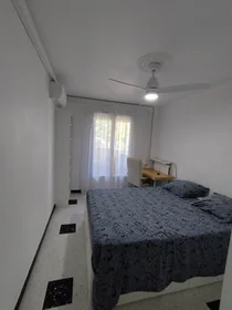 Quarto privado em Boulevard Robespierre, imagem 2 de 21