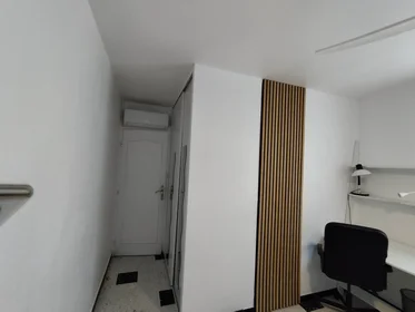 Quarto privado em Boulevard Robespierre, imagem 7 de 21