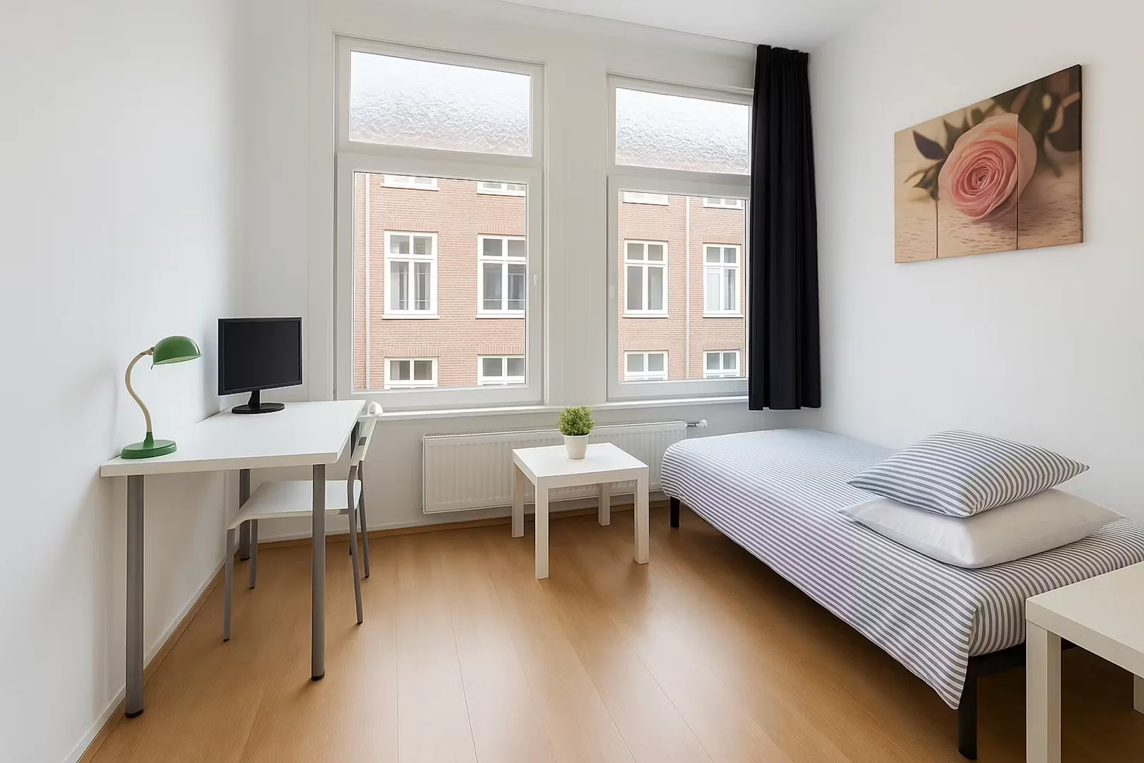 'de öğrenci dairesinde, tamamen mobilyalı kiralık oda