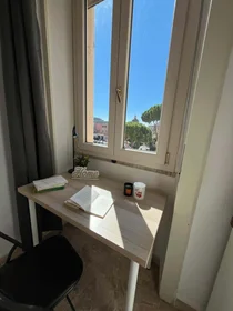 Quarto privado em Via Grazia Deledda, 22, 09127 Cagliari CA, Italy, imagem 4 de 6