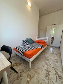 Quarto privado em Via Grazia Deledda, 22, 09127 Cagliari CA, Italy, imagem 1 de 6