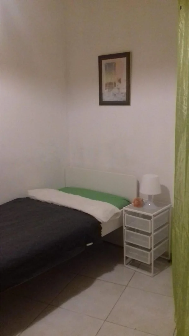 Chambre d'étudiant économique avec emplacement pratique dans 