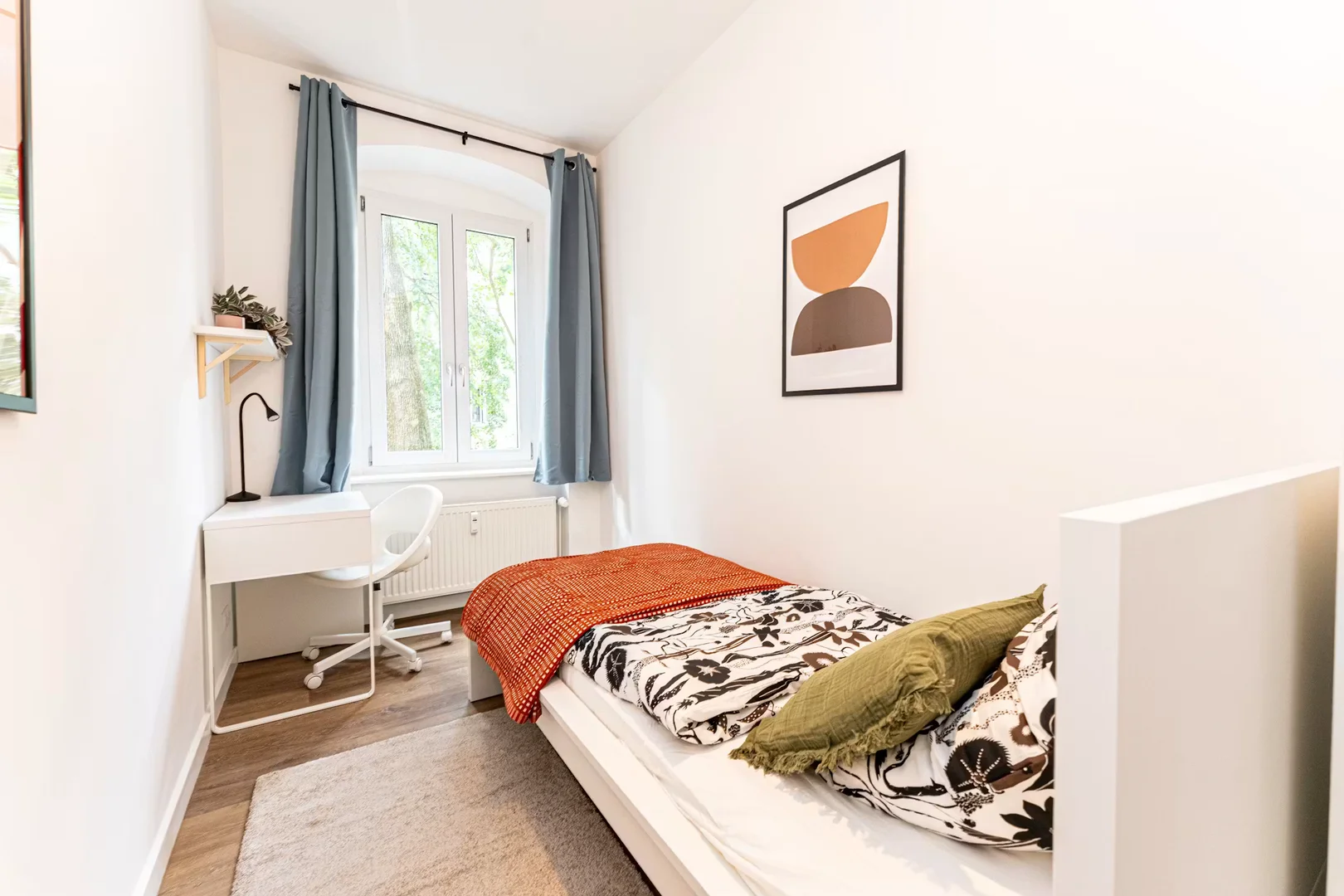 Chambre conviviale pour les étudiants dans avec des équipements modernes