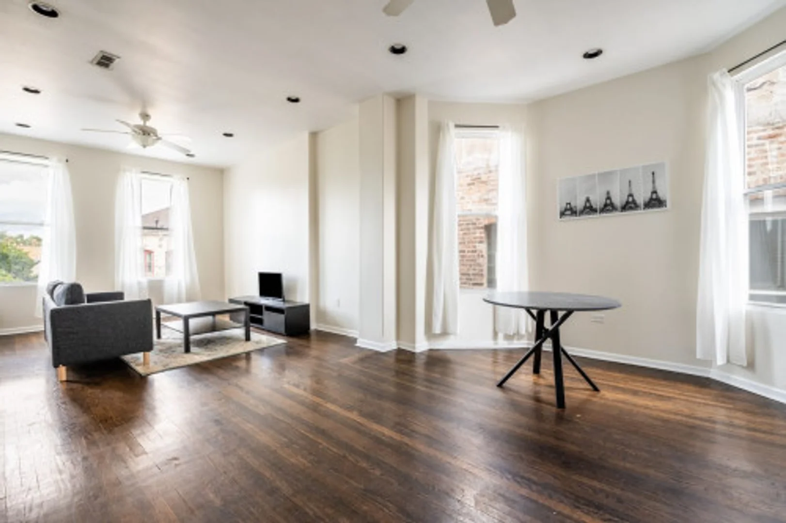 Economical student room with convenient location in 