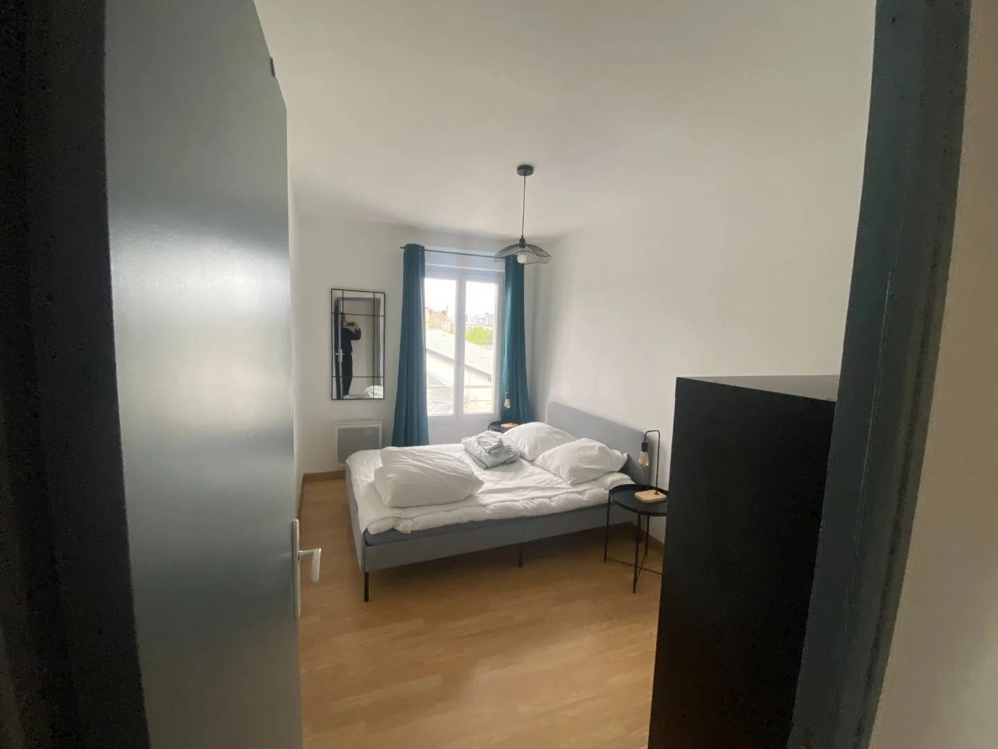Habitación estudiantil amplia y cómoda en 