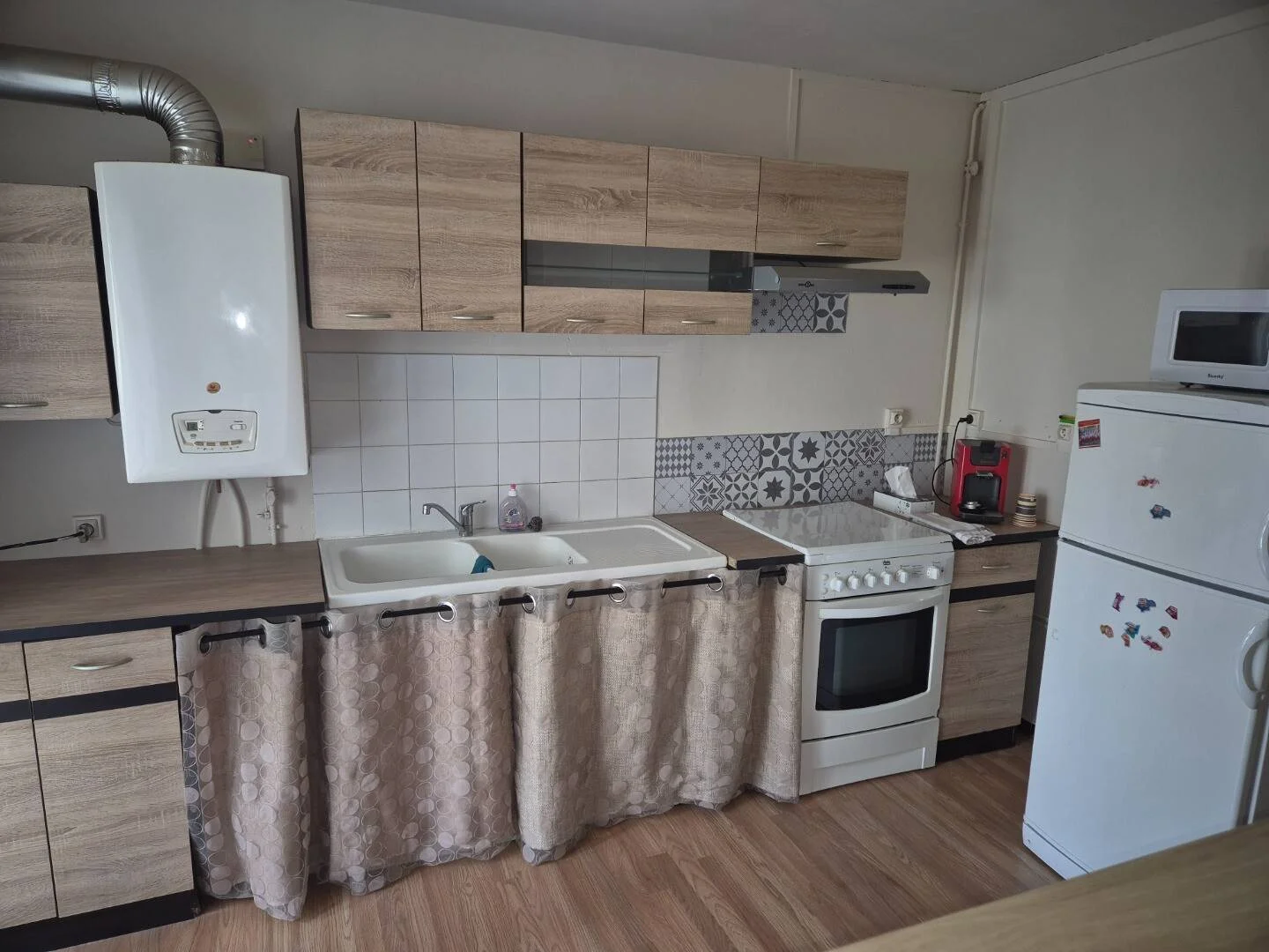 Habitación para estudiantes en  con área de estudio y facilidades compartidas