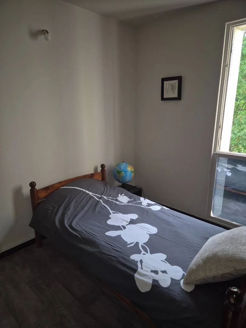 Habitación para estudiantes en  con área de estudio y facilidades compartidas