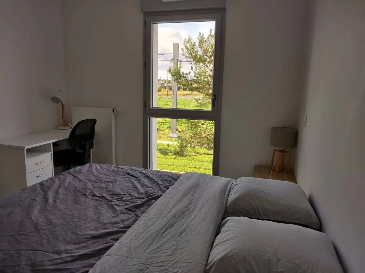 Habitación para estudiantes en  con área de estudio y facilidades compartidas