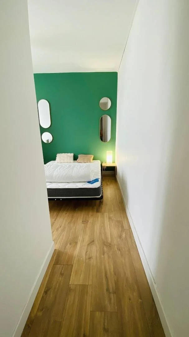 Quarto de estudante económico perto do campus em 