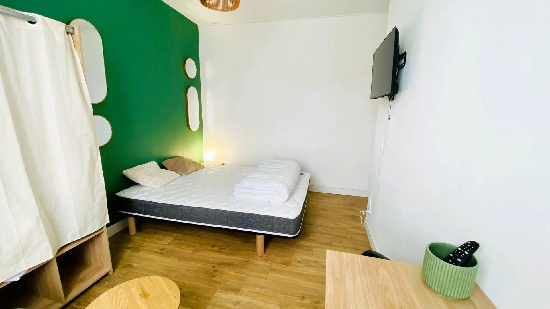 Quarto de estudante económico perto do campus em 
