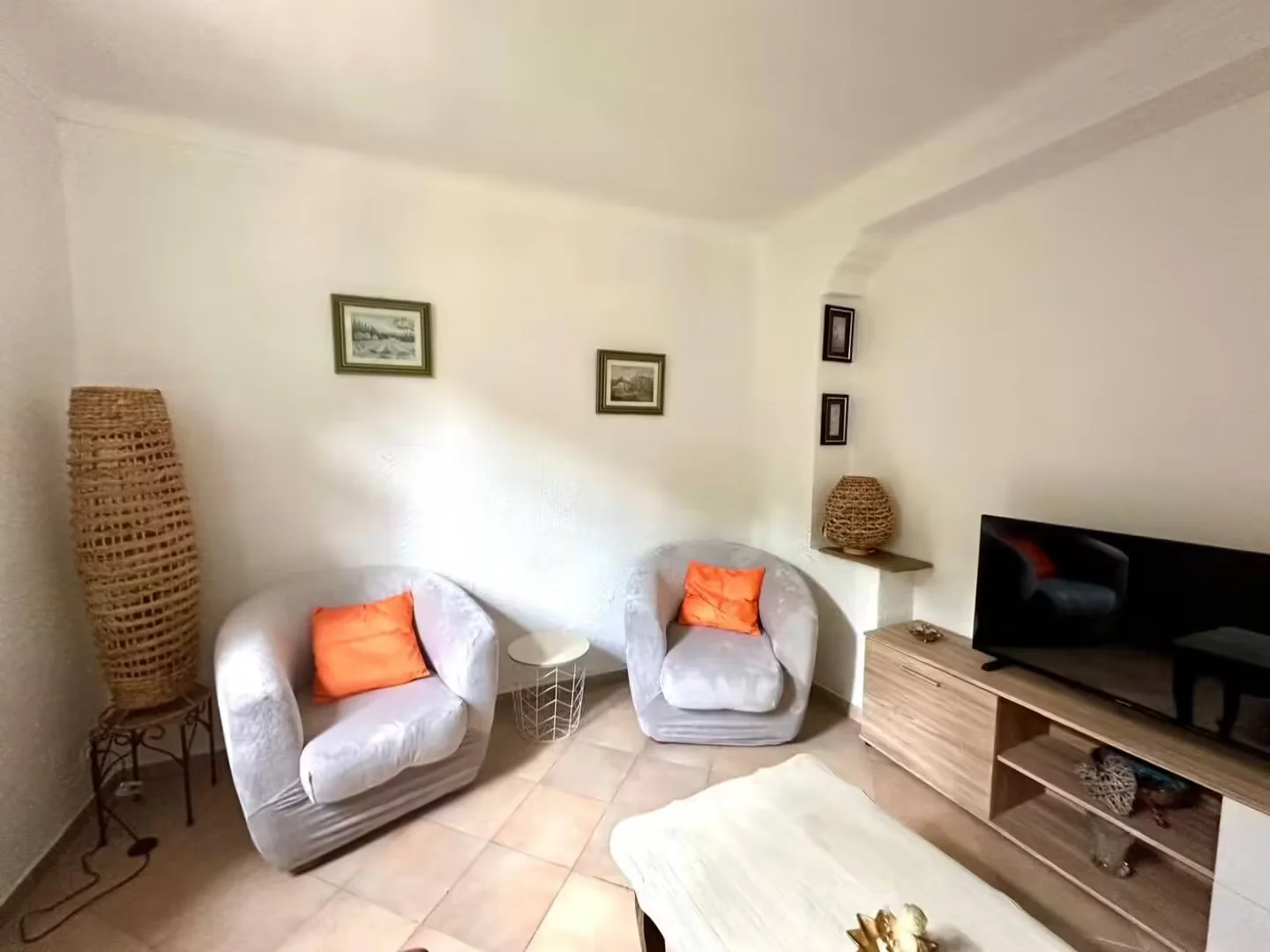 Habitación estudiantil económica cerca del campus en 