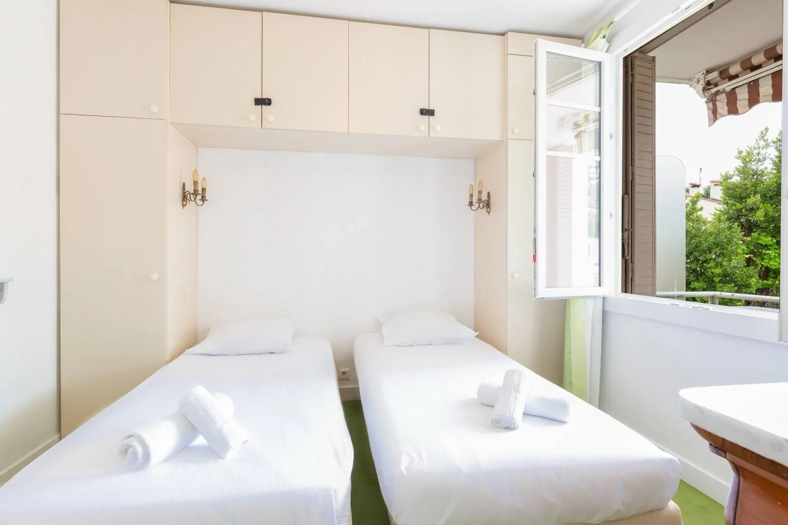 Chambre à louer dans un appartement d'étudiant à , entièrement meublée