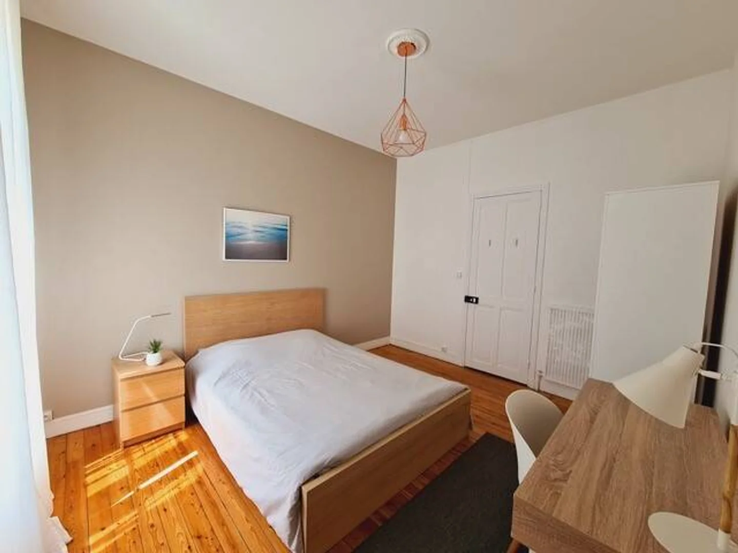 Funktionelles Studentenzimmer perfekt zum Studieren in 