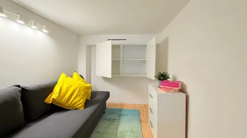 Evin tamamı konumu ul.Reja , 11 13 görüntüsü