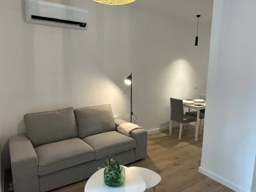 整套公寓 在 Av. Bellas Vistas, 9, local 5, 28925 Alcorcón, Madrid, Spain, 1的图像1