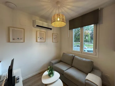 整套公寓 在 Av. Bellas Vistas, 9, local 2, 28925 Alcorcón, Madrid, Spain, 1的图像1
