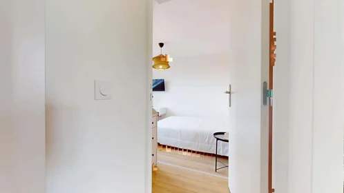 Özel oda konumu Rue Armand Carrel, 59000 Lille, France, 2 17 görüntüsü