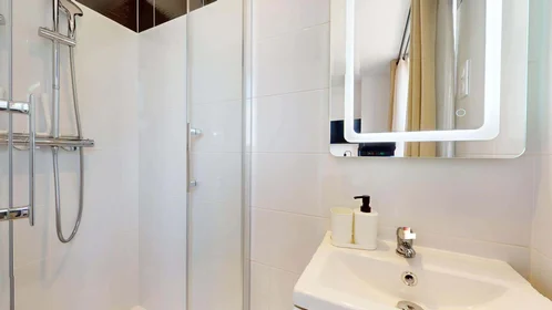 Özel oda konumu Rue Armand Carrel, 59000 Lille, France, 8 17 görüntüsü