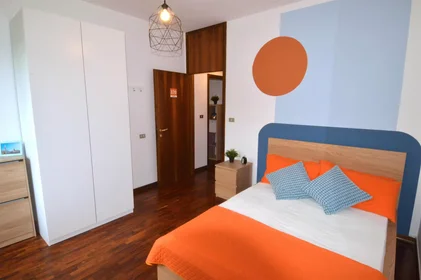 Privatzimmer in der Via Pietro Giardini, Circoscrizione 1, bild 1 von 10