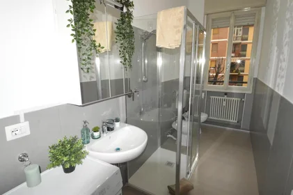Chambre privée à Viale Gaetano Storchi, Circoscrizione 1, image 9 de 10