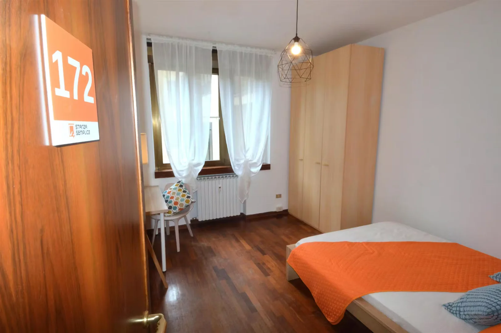 Chambre d'étudiant économique avec emplacement pratique dans 