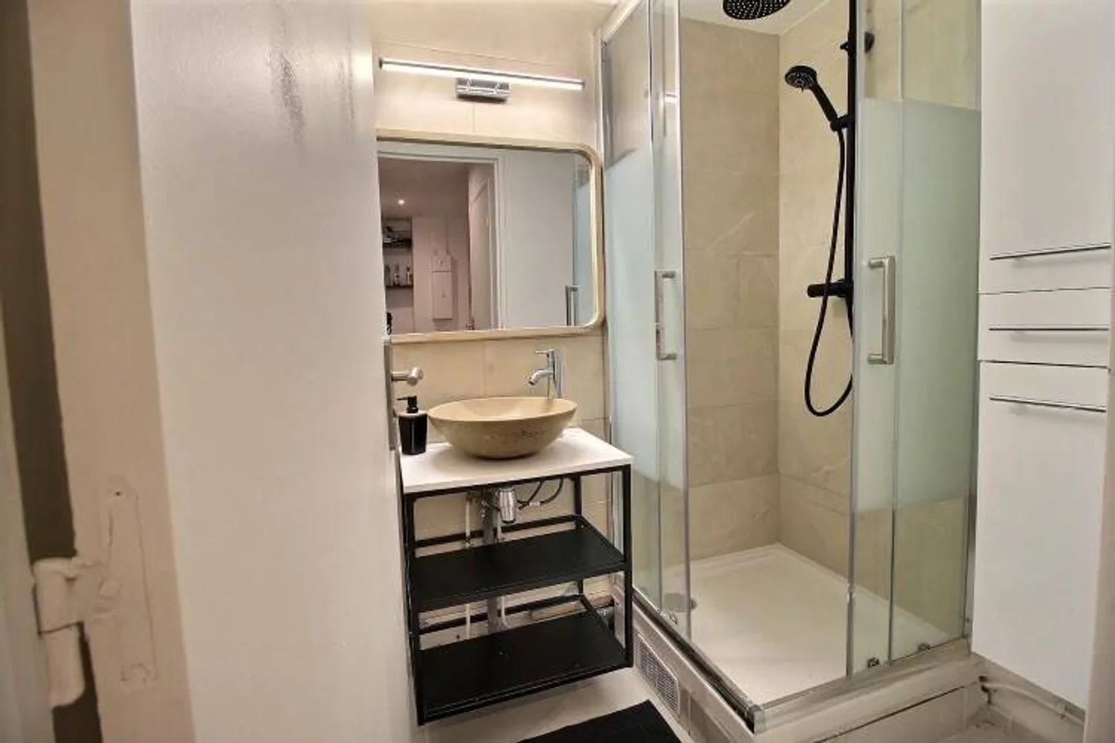 Comfortable and spacious student room in 