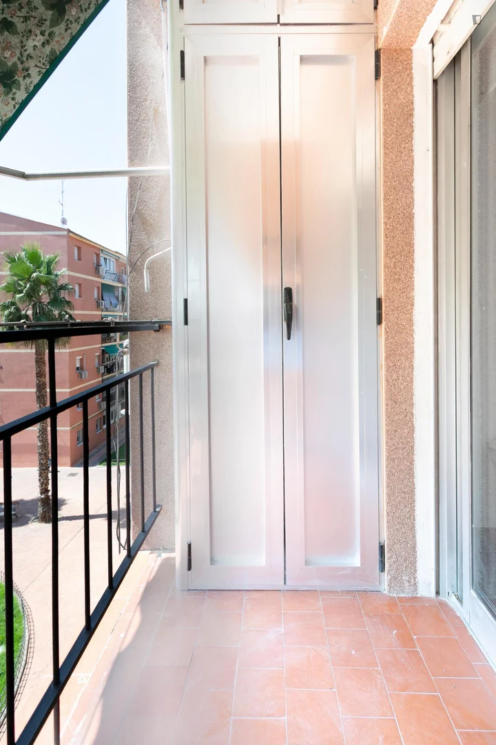 Habitación en apartamento estudiantil en alquiler en , completamente amueblado