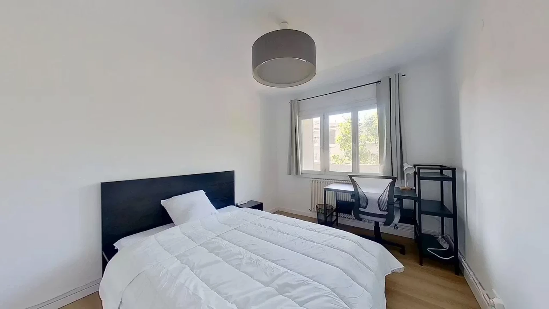 Quarto de estudante económico perto do campus em