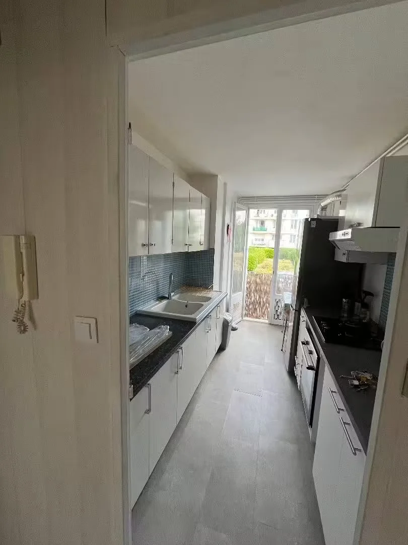 Habitación acogedora para estudiantes disponible en 
