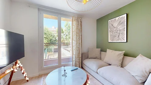 Privatzimmer in der 69 Rue Brochier, 13005 Marseille, France, bild 12 von 16