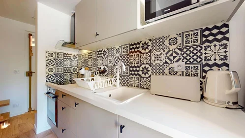Privatzimmer in der 69 Rue Brochier, 13005 Marseille, France, bild 13 von 16