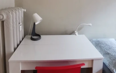 Zimmer mit Doppelbett zu vermieten {area}