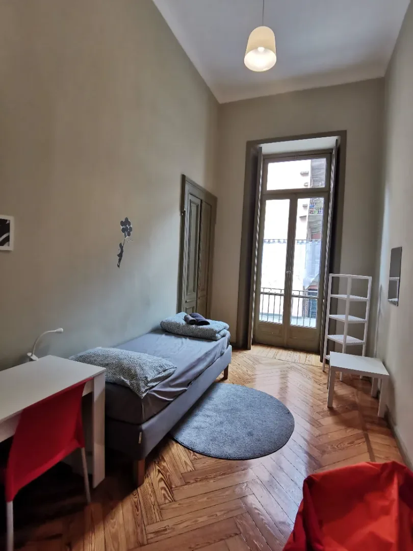Helles und luftiges Studentenzimmer mit einfachem Zugang zur Universität in 