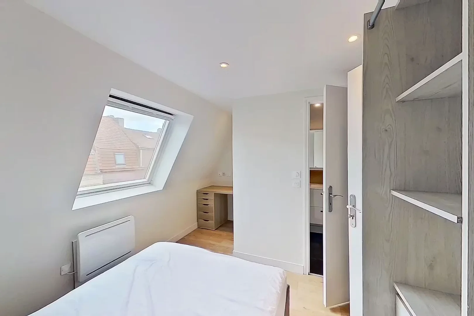 Zimmer in Studentenwohnung in  zu vermieten, voll möbliert