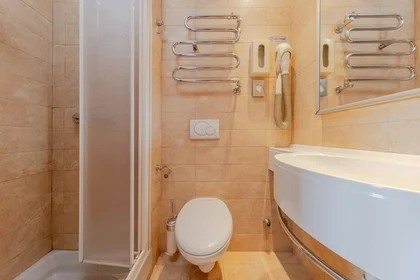 Quarto privado em Lungo Dora Napoli, Aurora, imagem 3 de 10