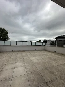 Apartamento inteiro em 121 Rue Rouget de Lisle, imagem 5 de 8