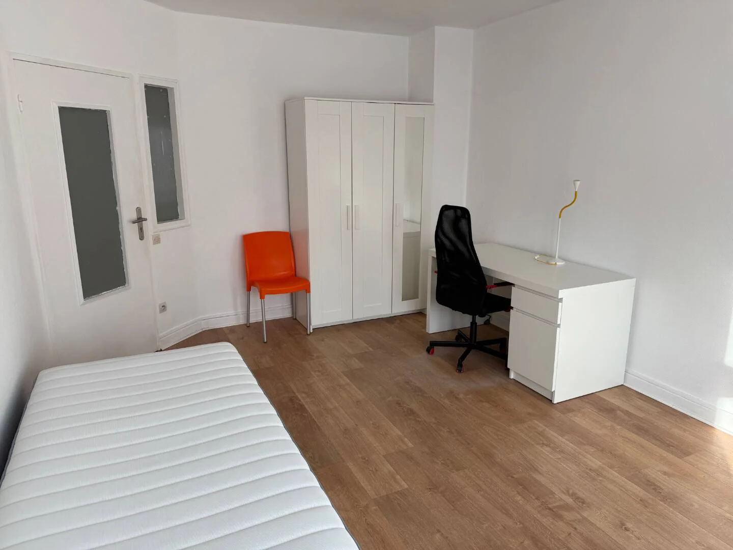 Helles und luftiges Studentenzimmer mit einfachem Zugang zur Universität in 