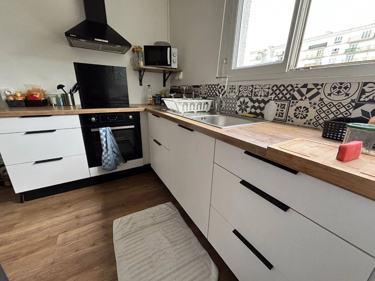 Bright and airy student room with easy university access in 