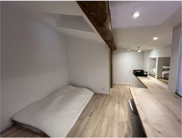 Private room at Nîmes, 30000, image 10 of 13