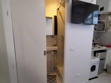Private room at Cannes, 06400, image 24 of 37