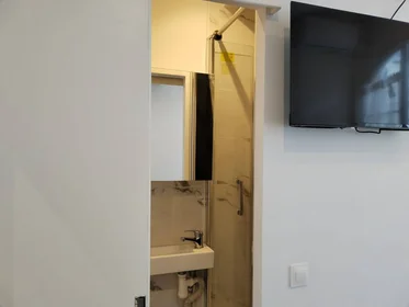 Private room at Cannes, 06400, image 26 of 37