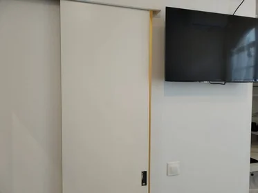 Private room at Cannes, 06400, image 28 of 37