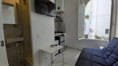 Private room at Cannes, 06400, image 6 of 37