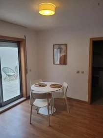 Studio à R. do Almte. Cândido dos Reis, image 11 de 16